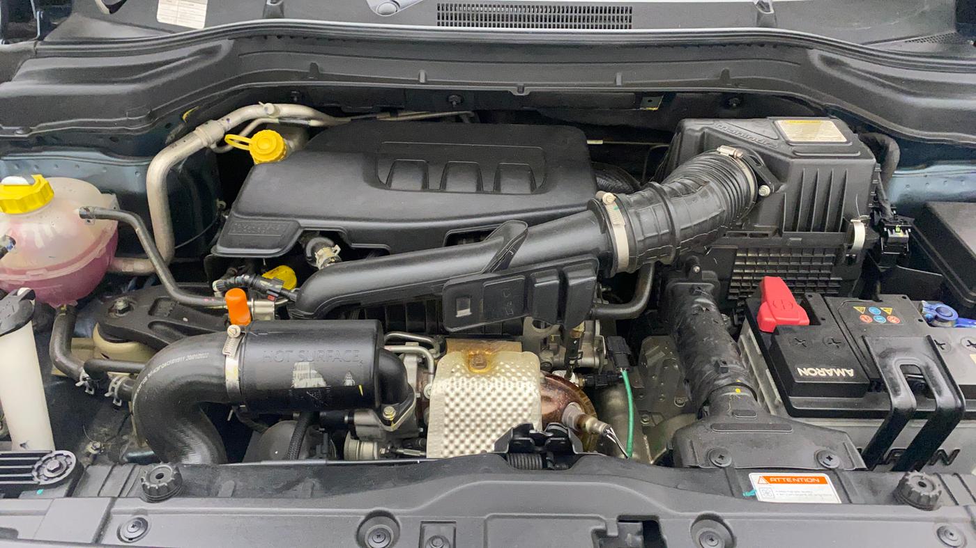 2022 Mahindra XUV300 W8 (O) 1.2 PETROL AMT, Petrol, Automatic, 20,556 km, Open Bonet