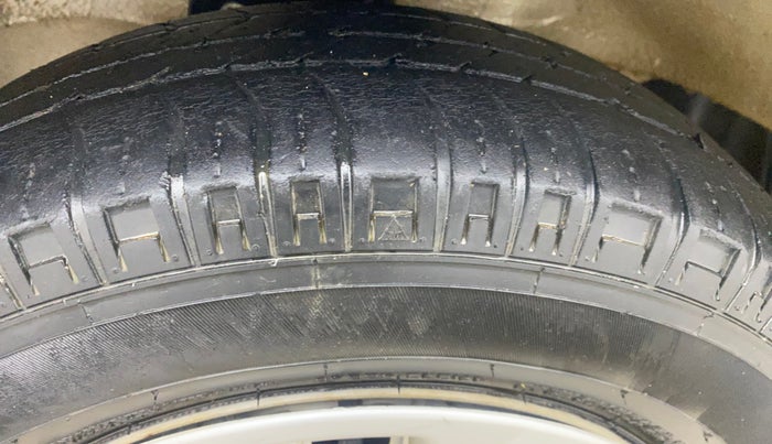 2022 Maruti Eeco 5 STR AC (O), Petrol, Manual, 30,049 km, Left Front Tyre Tread