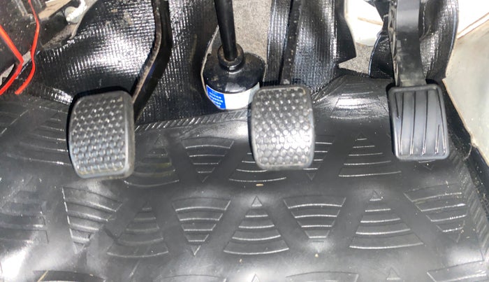 2022 Maruti Eeco 5 STR AC (O), Petrol, Manual, 30,049 km, Pedals