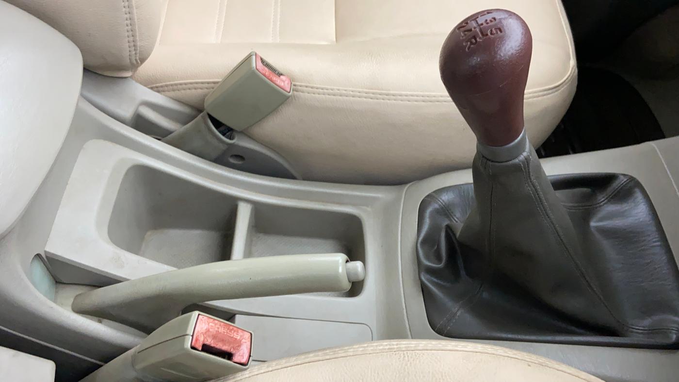 2009 Toyota Innova 2.5 V 8 STR, Diesel, Manual, 2,06,512 km, Gear Lever
