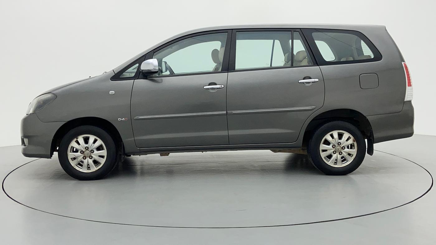 2009 Toyota Innova 2.5 V 8 STR, Diesel, Manual, 2,06,512 km, Left Side
