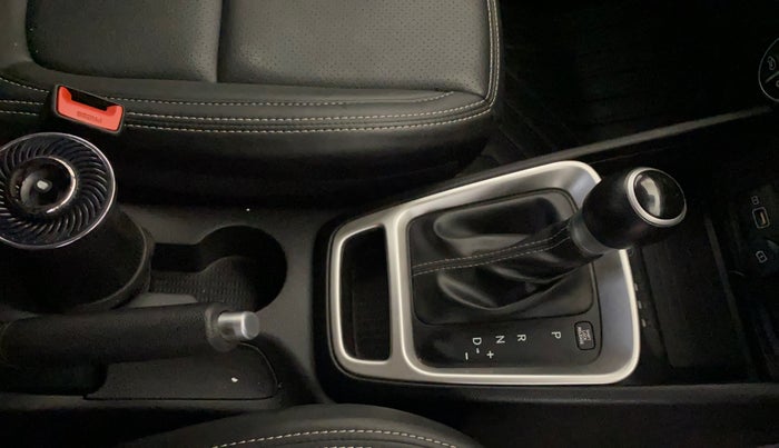 2022 Hyundai VENUE SX PLUS 1.0 TURBO DCT, Petrol, Automatic, 34,931 km, Gear Lever