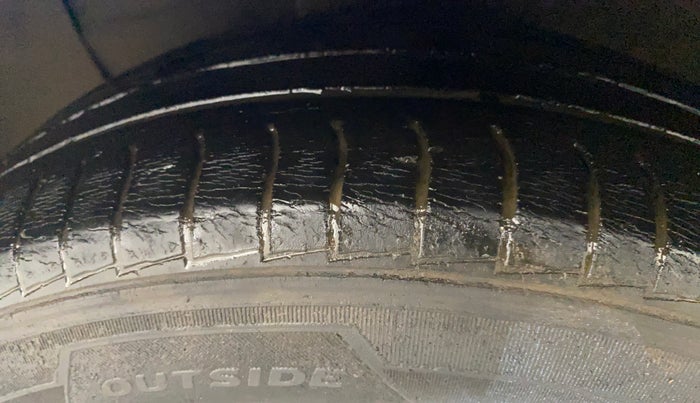 2019 Hyundai NEW SANTRO SPORTZ CNG, CNG, Manual, 66,292 km, Left Front Tyre Tread