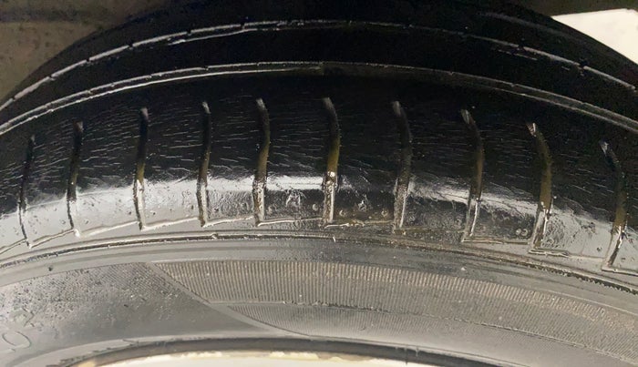 2019 Hyundai NEW SANTRO SPORTZ CNG, CNG, Manual, 66,292 km, Left Rear Tyre Tread