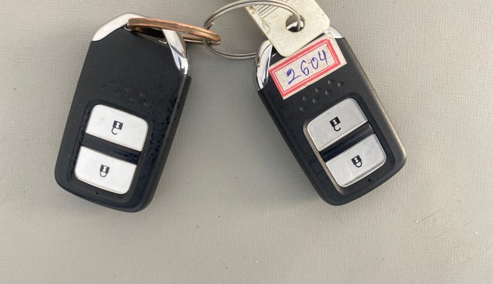 2021 Honda Jazz 1.2L I-VTEC VX CVT, Petrol, Automatic, 29,399 km, Key Close Up