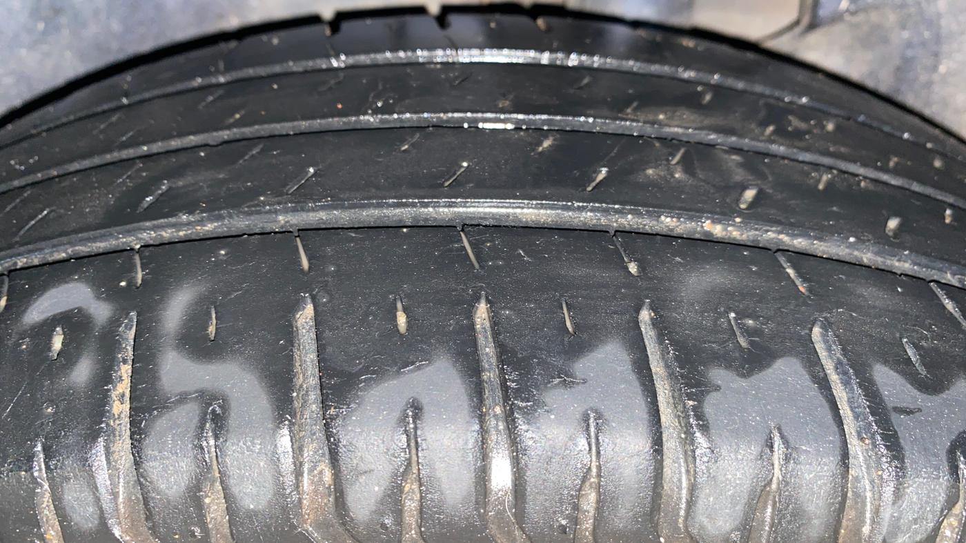 2021 Maruti Dzire ZXI Plus AMT, Petrol, Automatic, 49,389 km, Left Rear Tyre Tread