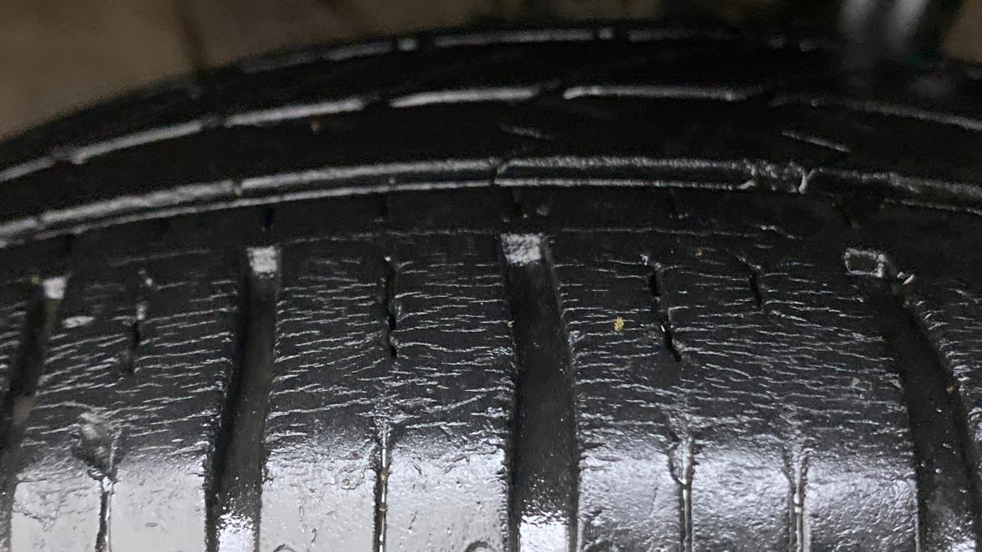 2016 Hyundai Grand i10 SPORTZ 1.2 KAPPA VTVT, Petrol, Manual, 21,035 km, Right Front Tyre Tread