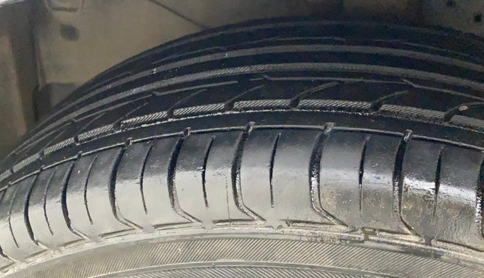 2014 Honda Amaze 1.2L I-VTEC S, Petrol, Manual, 98,954 km, Left Front Tyre Tread
