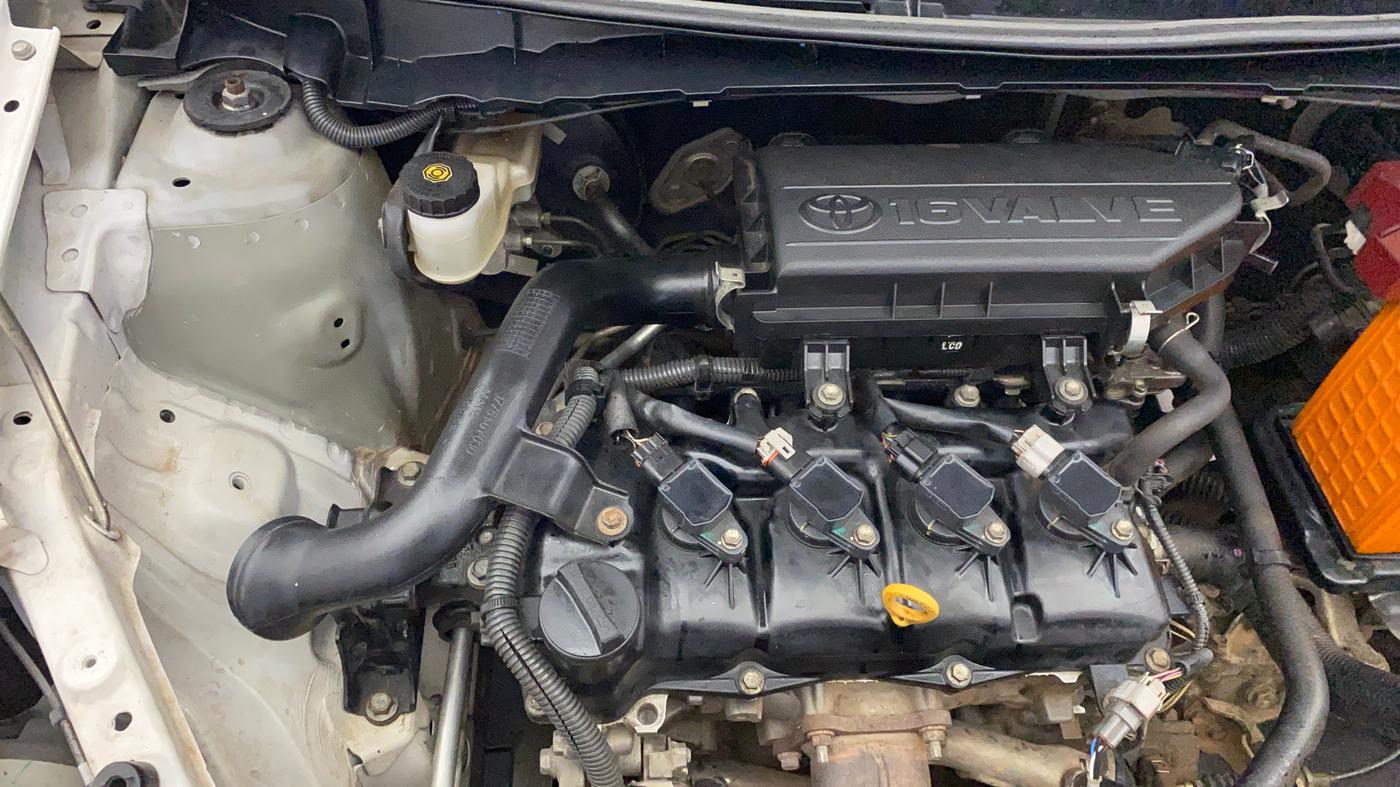 2019 Toyota Etios Liva V DUAL TONE, Petrol, Manual, 35,886 km, Engine View - Right