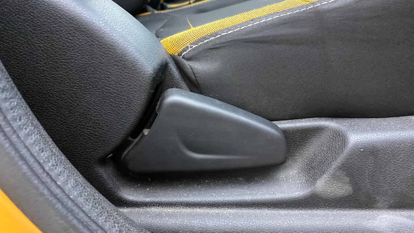 2023 Renault Kwid CLIMBER MT 1.0, Petrol, Manual, 56,458 km, Driver Side Adjustment Panel