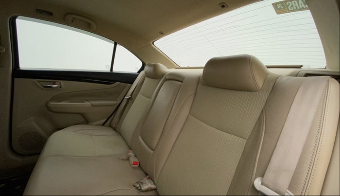 2016 Maruti Ciaz ZDI SHVS, Diesel, Manual, 60,384 km, Right Side Rear Door Cabin