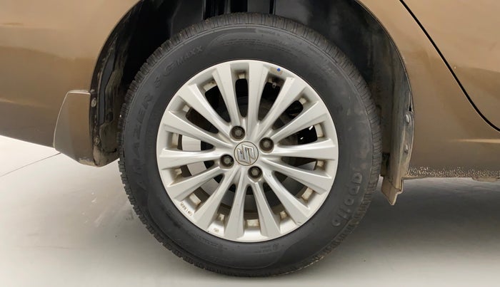 2016 Maruti Ciaz ZDI SHVS, Diesel, Manual, 60,384 km, Right Rear Wheel