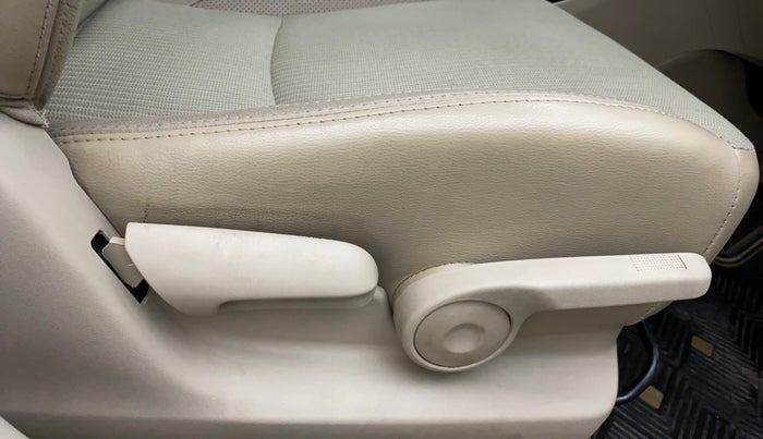 2016 Maruti Ciaz ZDI SHVS, Diesel, Manual, 60,384 km, Driver Side Adjustment Panel