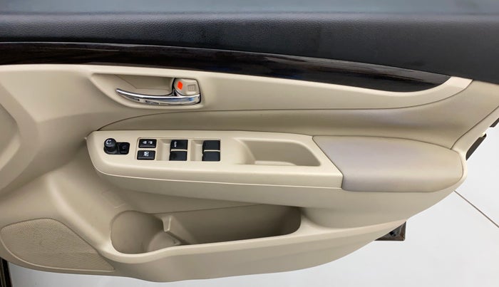 2016 Maruti Ciaz ZDI SHVS, Diesel, Manual, 60,384 km, Driver Side Door Panels Control