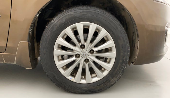 2016 Maruti Ciaz ZDI SHVS, Diesel, Manual, 60,384 km, Right Front Wheel