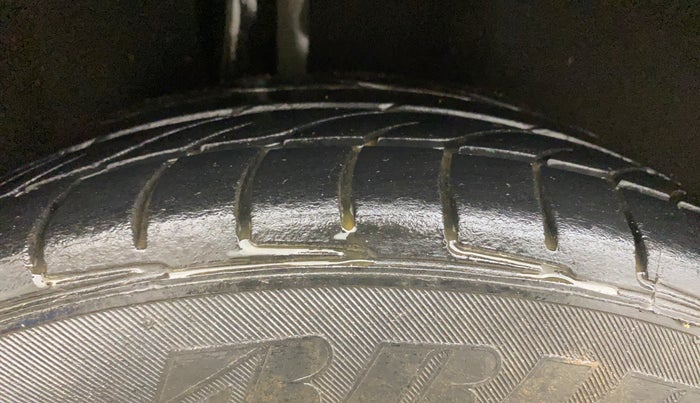 2016 Ford Ecosport TITANIUM 1.5L DIESEL, Diesel, Manual, 1,42,699 km, Right Rear Tyre Tread