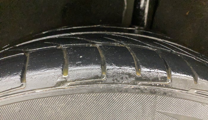 2016 Ford Ecosport TITANIUM 1.5L DIESEL, Diesel, Manual, 1,42,699 km, Left Rear Tyre Tread