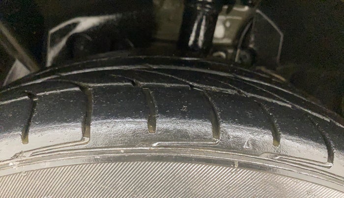 2016 Ford Ecosport TITANIUM 1.5L DIESEL, Diesel, Manual, 1,42,699 km, Left Front Tyre Tread