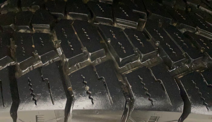 2023 Mahindra Thar LX P 2WD AT HT, Petrol, Automatic, 8,888 km, Right Rear Tyre Tread