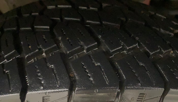 2023 Mahindra Thar LX P 2WD AT HT, Petrol, Automatic, 8,888 km, Right Front Tyre Tread