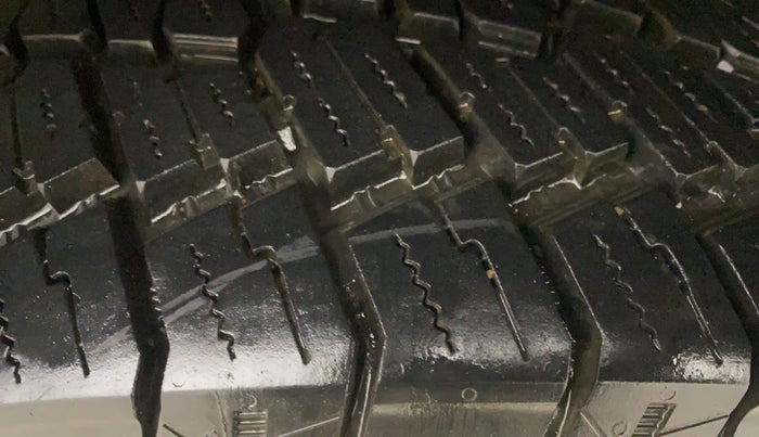 2023 Mahindra Thar LX P 2WD AT HT, Petrol, Automatic, 8,888 km, Left Rear Tyre Tread