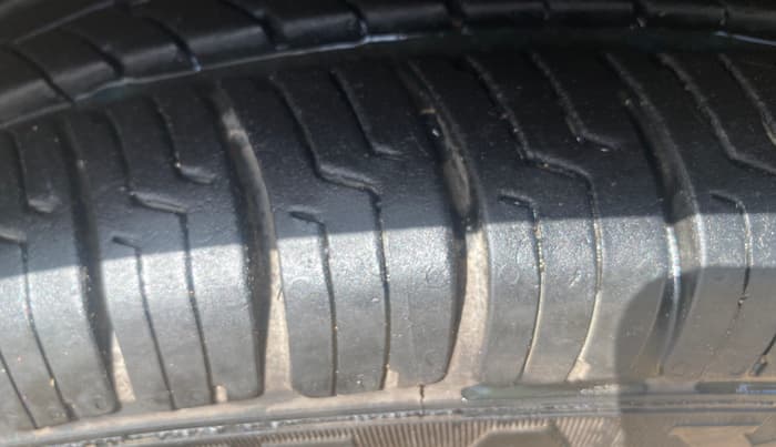 2016 Maruti Baleno DELTA PETROL 1.2, Petrol, Manual, 52,301 km, Left Front Tyre Tread