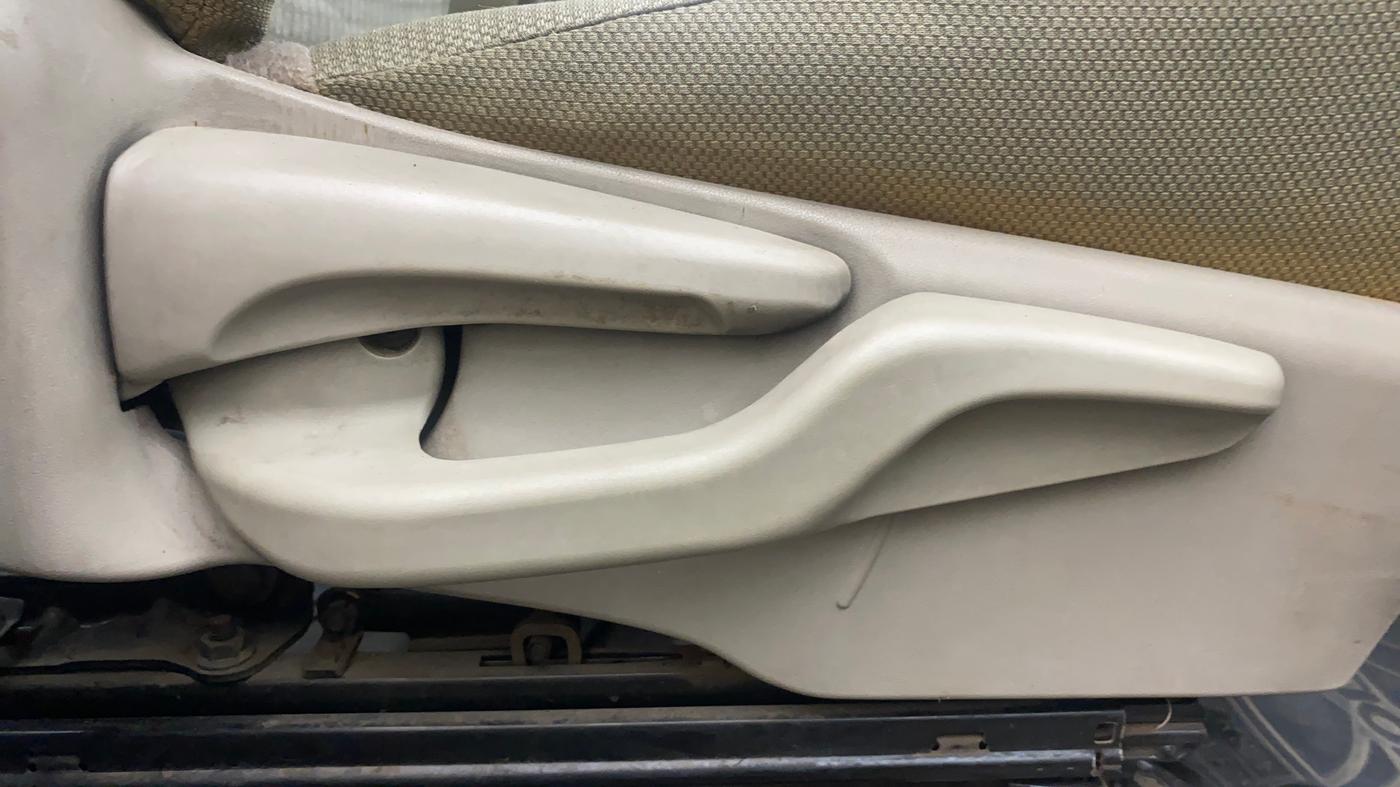 2014 Toyota Etios G, Petrol, Manual, 75,687 km, Driver Side Adjustment Panel