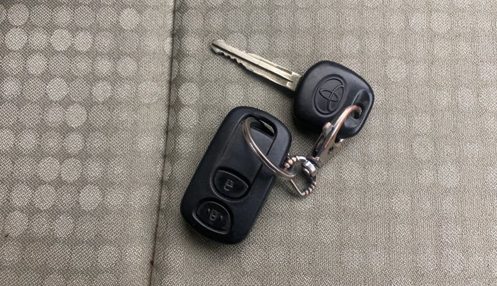 2014 Toyota Etios G, Petrol, Manual, 75,687 km, Key Close Up