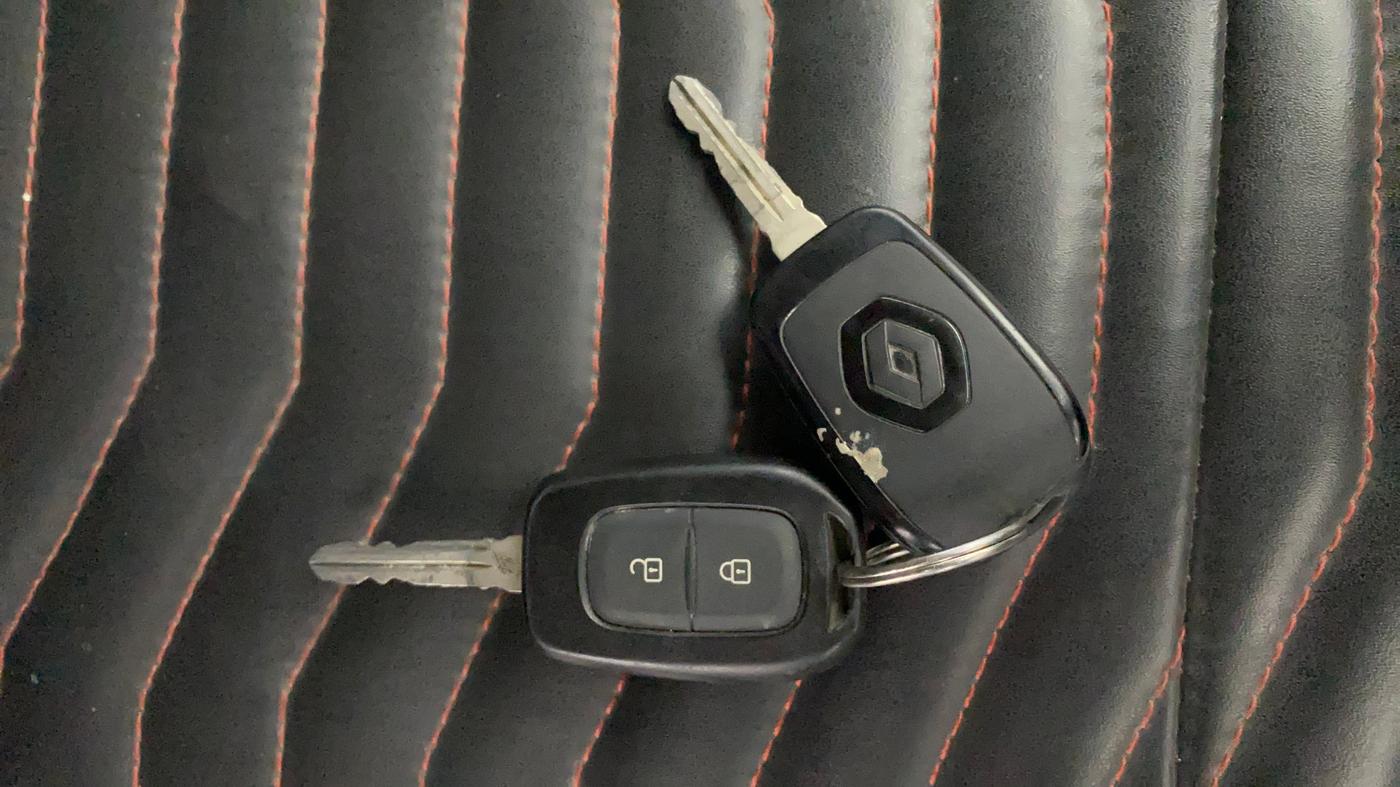 2022 Renault Kiger RXL MT, Petrol, Manual, 31,824 km, Key Close Up