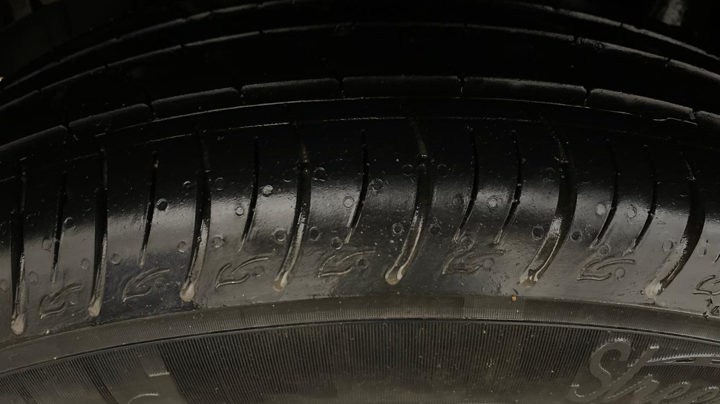 2023 Mahindra XUV300 W6 1.2 PETROL AMT, Petrol, Automatic, 12,068 km, Right Rear Tyre Tread