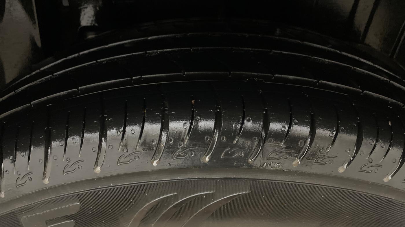 2023 Mahindra XUV300 W6 1.2 PETROL AMT, Petrol, Automatic, 12,068 km, Left Rear Tyre Tread