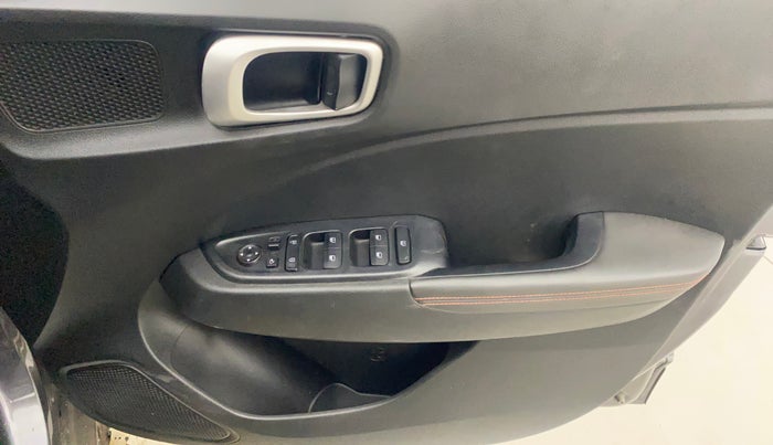 2020 Hyundai VENUE SX 1.0 (O) TURBO IMT DUAL TONE, Petrol, Manual, 36,989 km, Driver Side Door Panels Control