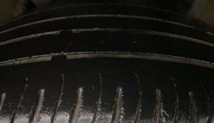 2020 Hyundai VENUE SX 1.0 (O) TURBO IMT DUAL TONE, Petrol, Manual, 36,989 km, Left Rear Tyre Tread