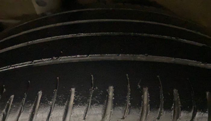 2020 Hyundai VENUE SX 1.0 (O) TURBO IMT DUAL TONE, Petrol, Manual, 36,989 km, Right Rear Tyre Tread