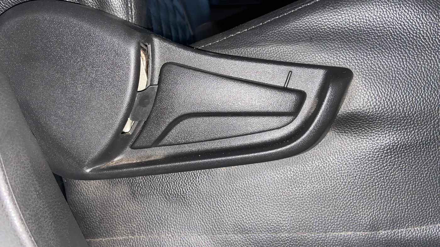 2019 Maruti S PRESSO VXI+, Petrol, Manual, 41,063 km, Driver Side Adjustment Panel