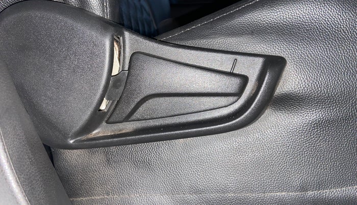 2019 Maruti S PRESSO VXI+, Petrol, Manual, 41,034 km, Driver Side Adjustment Panel