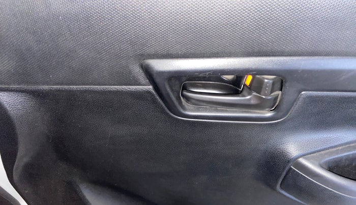 2019 Maruti S PRESSO VXI+, Petrol, Manual, 41,034 km, Driver Side Door Panels Control