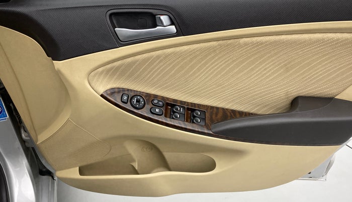 2015 Hyundai Verna FLUIDIC 4S 1.6 VTVT S, Petrol, Manual, 26,691 km, Driver Side Door Panels Control