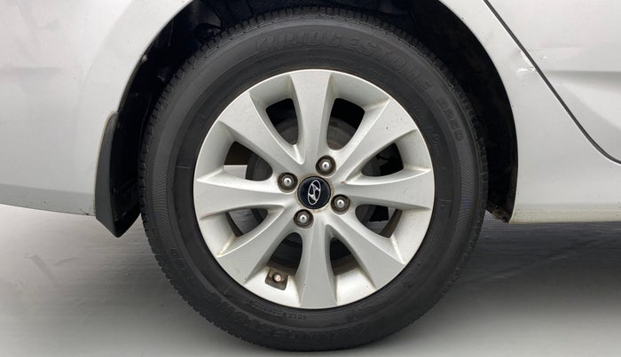 2015 Hyundai Verna FLUIDIC 4S 1.6 VTVT S, Petrol, Manual, 26,691 km, Right Rear Wheel