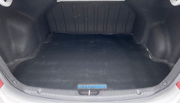 2015 Hyundai Verna FLUIDIC 4S 1.6 VTVT S, Petrol, Manual, 26,691 km, Boot Inside