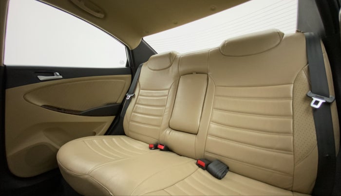 2015 Hyundai Verna FLUIDIC 4S 1.6 VTVT S, Petrol, Manual, 26,691 km, Right Side Rear Door Cabin