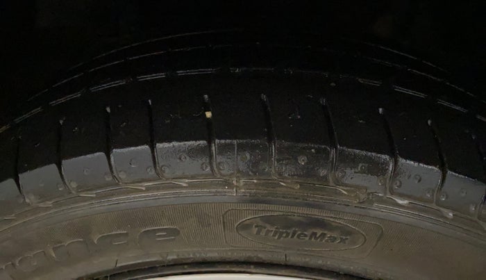 2021 Tata NEXON XM SUNROOF PETROL, Petrol, Manual, 48,543 km, Left Front Tyre Tread