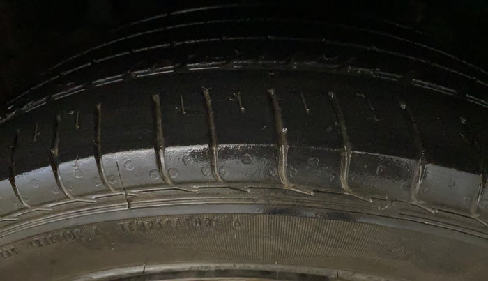 2021 Tata NEXON XM SUNROOF PETROL, Petrol, Manual, 48,543 km, Right Front Tyre Tread