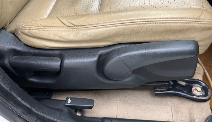 2016 Honda City 1.5L I-VTEC VX CVT, Petrol, Automatic, 55,399 km, Driver Side Adjustment Panel