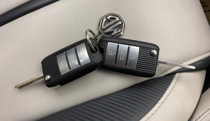 2022 MG ASTOR SUPER 1.5 MT, Petrol, Manual, 22,693 km, Key Close Up