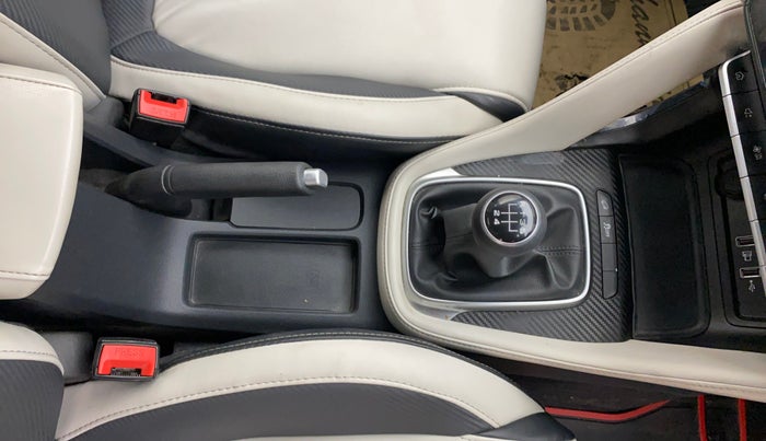 2022 MG ASTOR SUPER 1.5 MT, Petrol, Manual, 22,693 km, Gear Lever