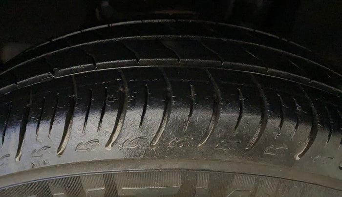 2020 Maruti Baleno DELTA PETROL 1.2, Petrol, Manual, 17,583 km, Left Rear Tyre Tread