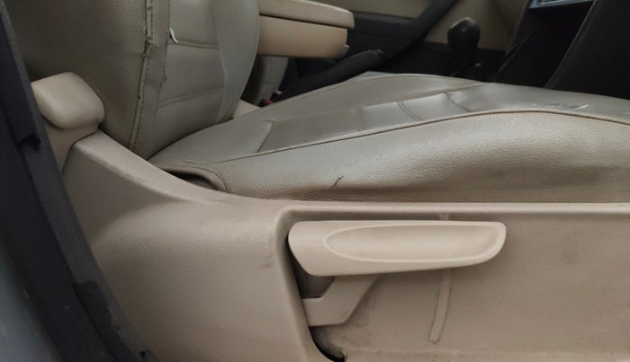 2013 Volkswagen Vento COMFORTLINE 1.6, Petrol, Manual, 94,040 km, Driver Side Adjustment Panel