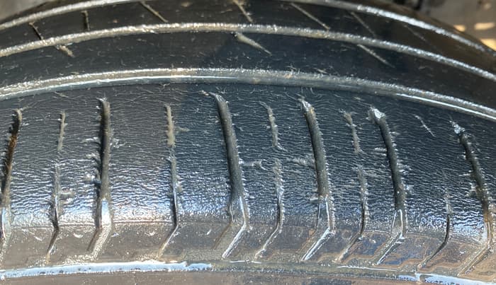 2022 Tata PUNCH ACCOMPLISHED AMT, Petrol, Automatic, 62,065 km, Right Front Tyre Tread