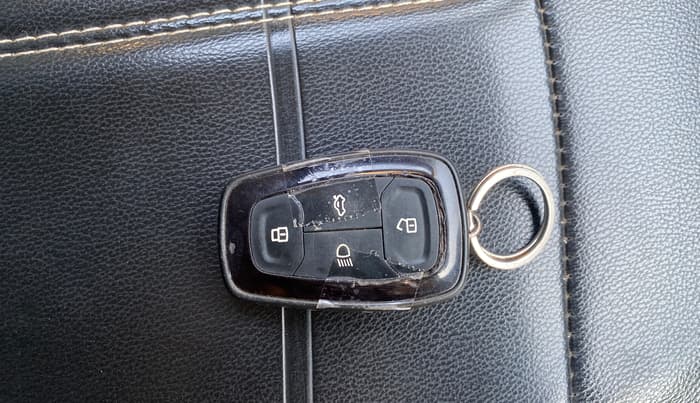 2022 Tata PUNCH ACCOMPLISHED AMT, Petrol, Automatic, 62,065 km, Key Close Up